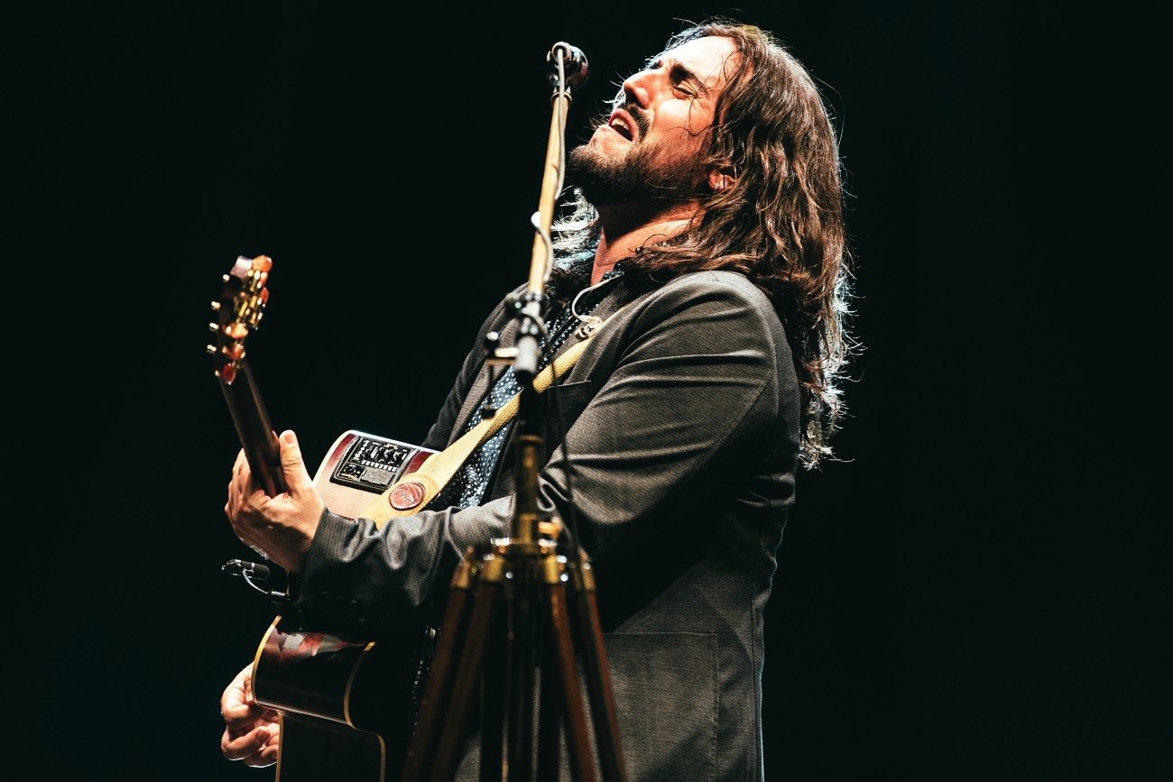Puedes tocar con Andrés Suárez gracias a Alternativas en Concierto img